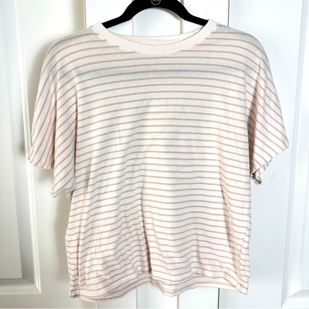Abercrombie + Fitch (XS) Essentials Baby T-Shirt- White/Cream Stripe, Elevated